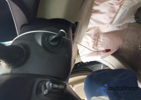 2010 Toyota Highlander Se V6 z USA, uszkodzony, nr VIN 5TDJK3EH7AS030285